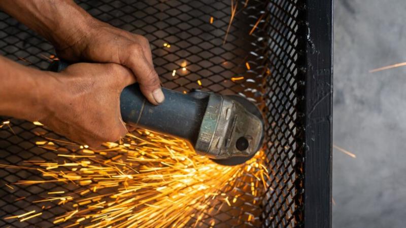 Furadeira CNC para Aço: Potência e Precisão