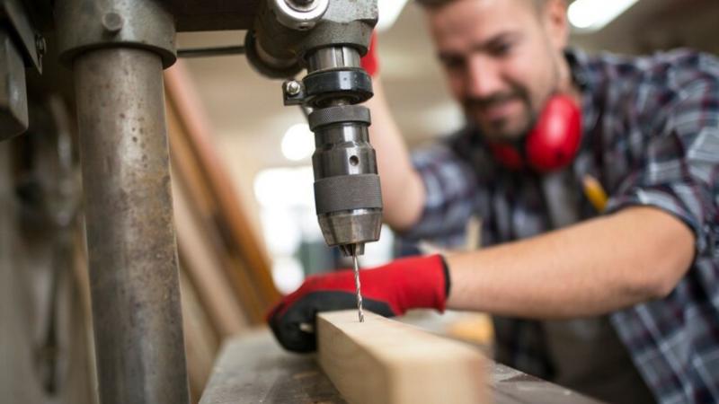 Mini Fresadora CNC 4 Eixos: Desempenho e Precisão